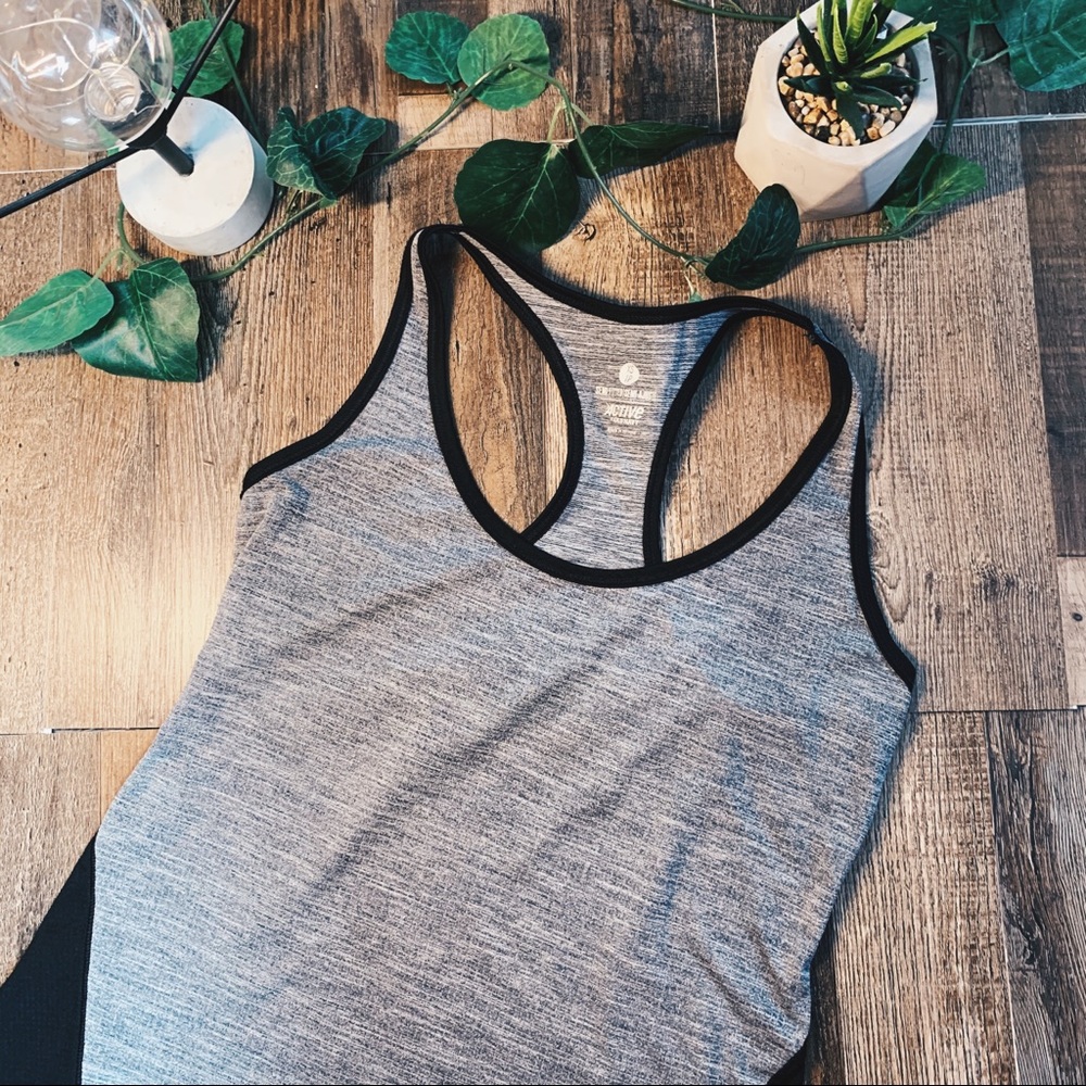 4 FOR $25⭐️ Old Navy ACTIVE tank